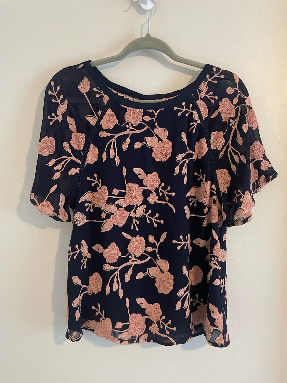 Maeve by Anthropologie Navy Floral Embroidered Top Small (320)